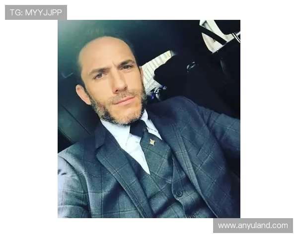 外国版魏璎珞 保镖晋升超级男模为大牌走秀 – 星空游戏网